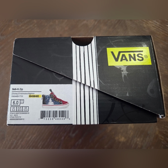 Vans - Picture 2 of 2